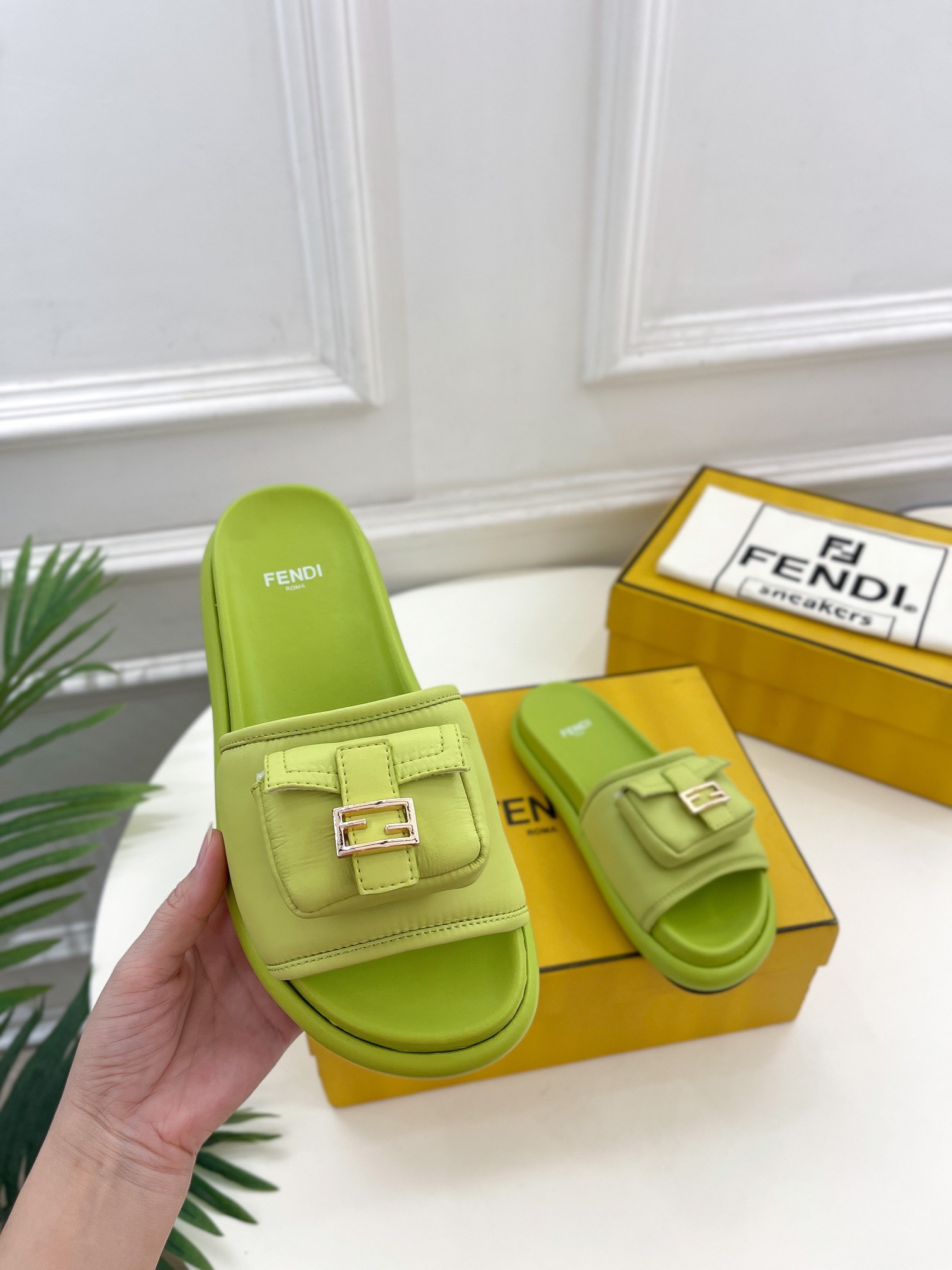 Fendi 2023 New Slippers
