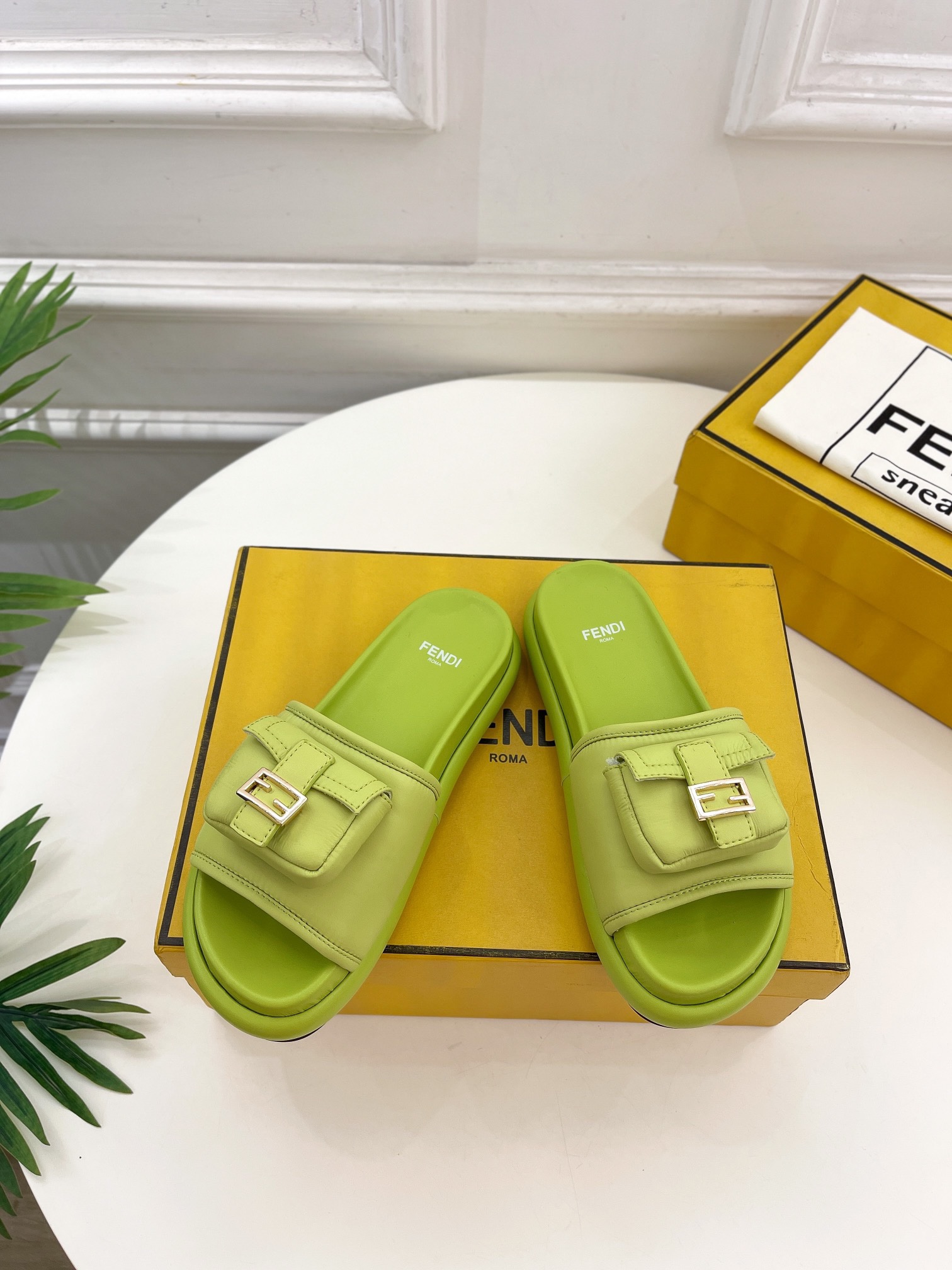 Fendi 2023 New Slippers - Image 4