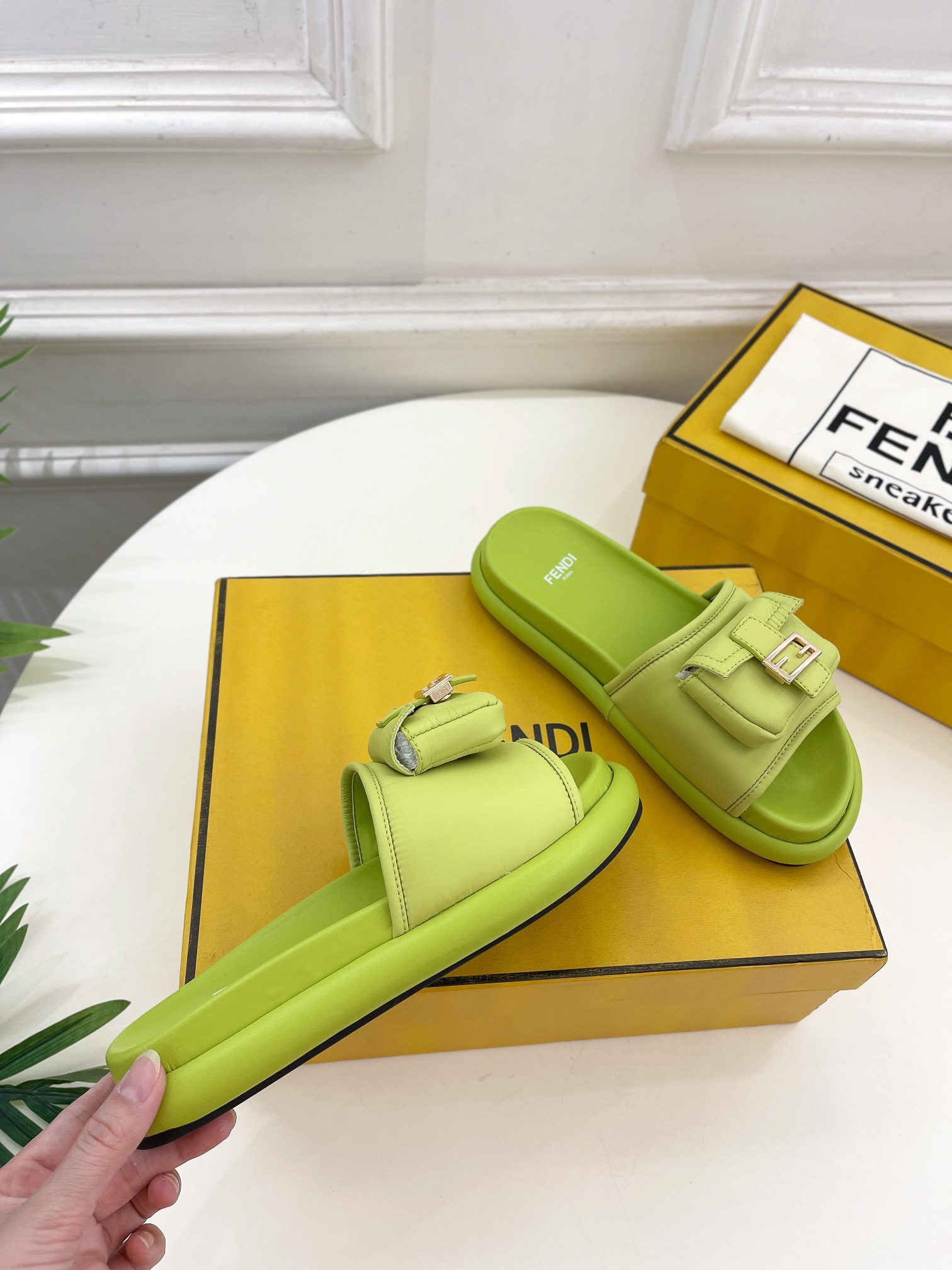 Fendi 2023 New Slippers - Image 6