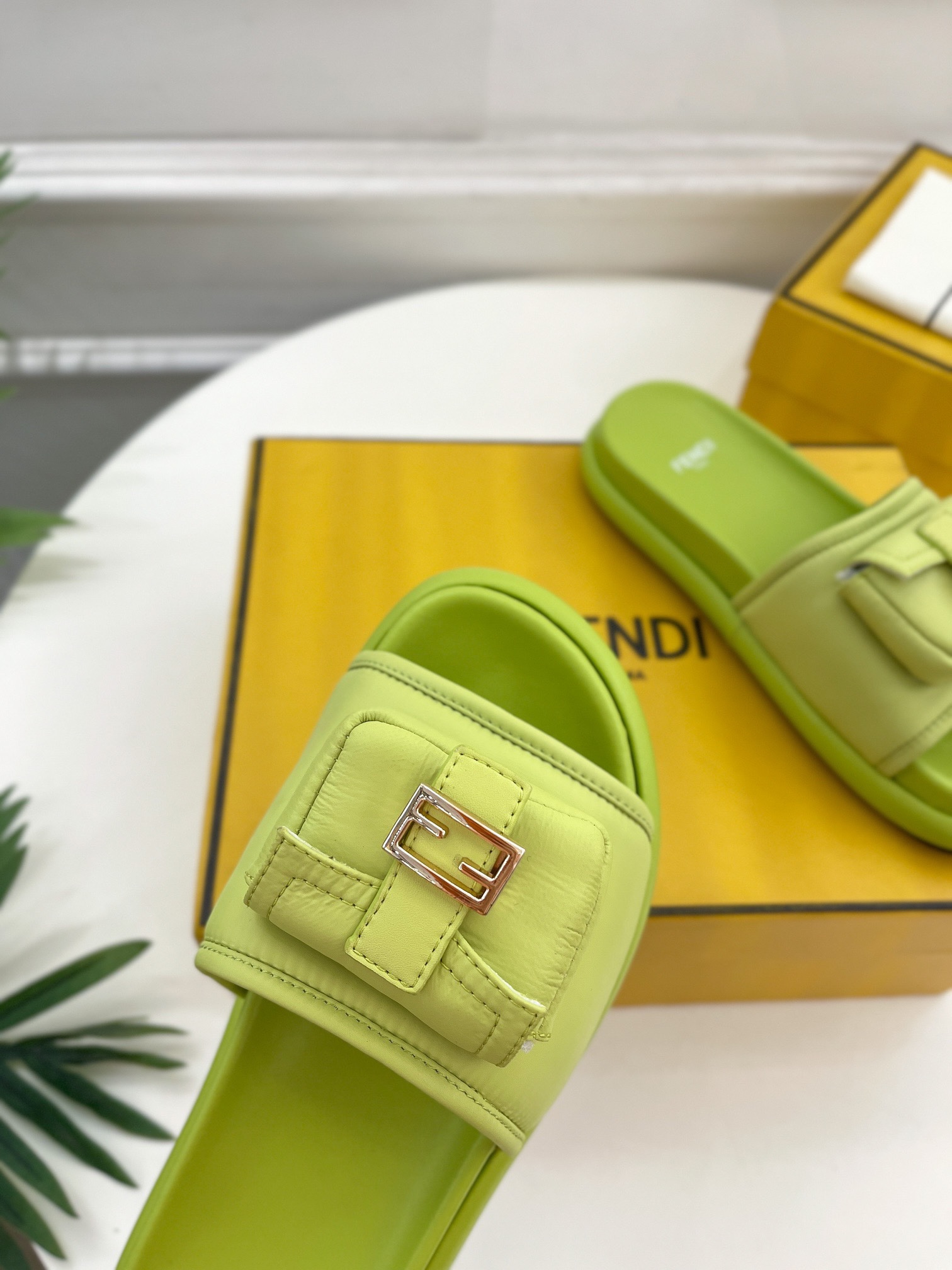 Fendi 2023 New Slippers - Image 7