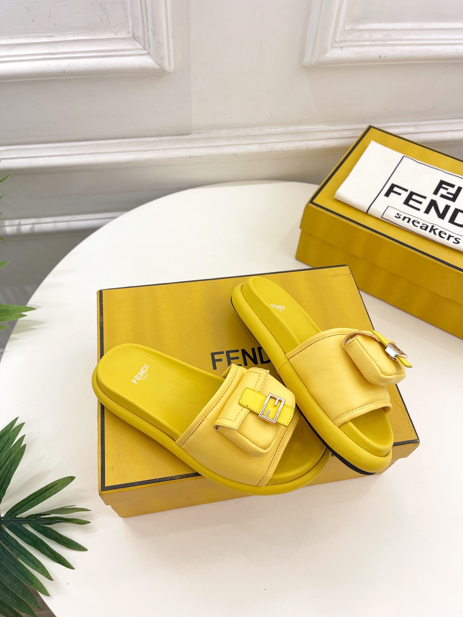 Fendi 2023 New Slippers - Image 3