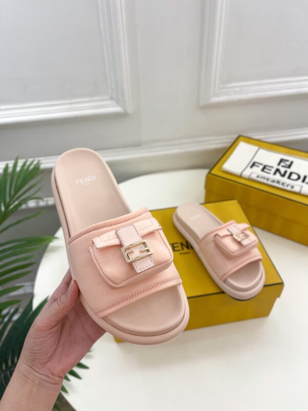 Fendi 2023 New Slippers