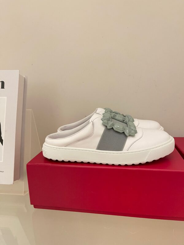 Roger Vivier 2023 New Mules