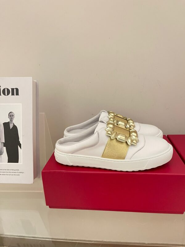 Roger Vivier 2023 New Mules