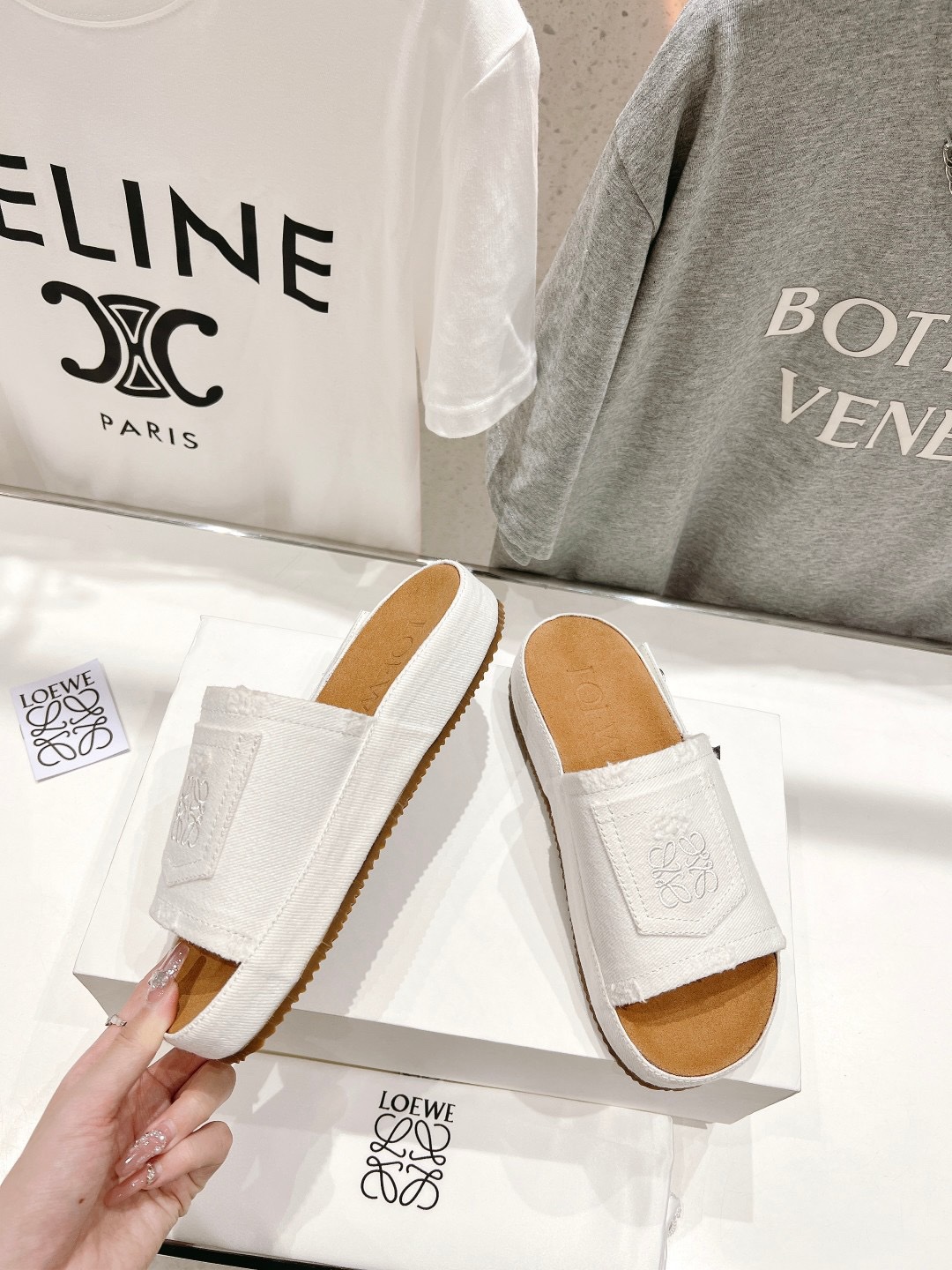 Loewe 2023 New Couple Models Sandals that - Image 3