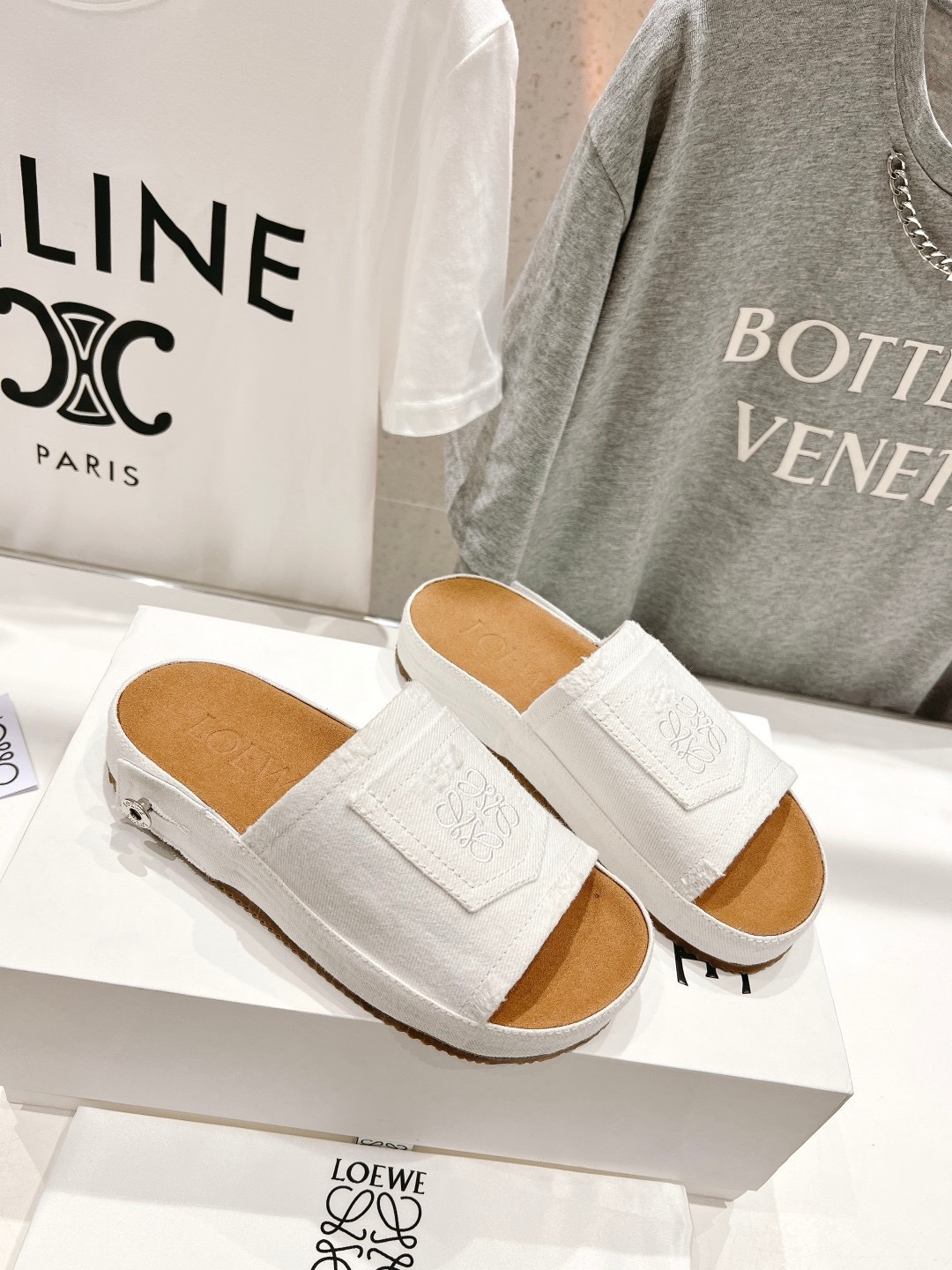 Loewe 2023 New Couple Models Sandals that - Image 4