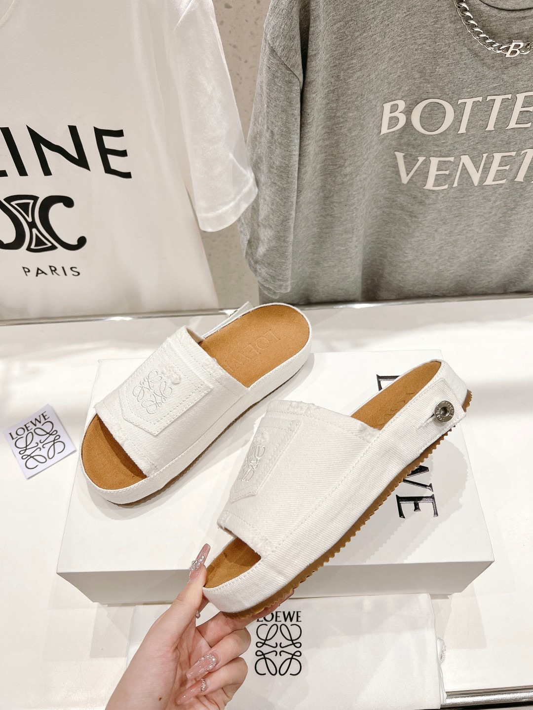 Loewe 2023 New Couple Models Sandals that - Image 5