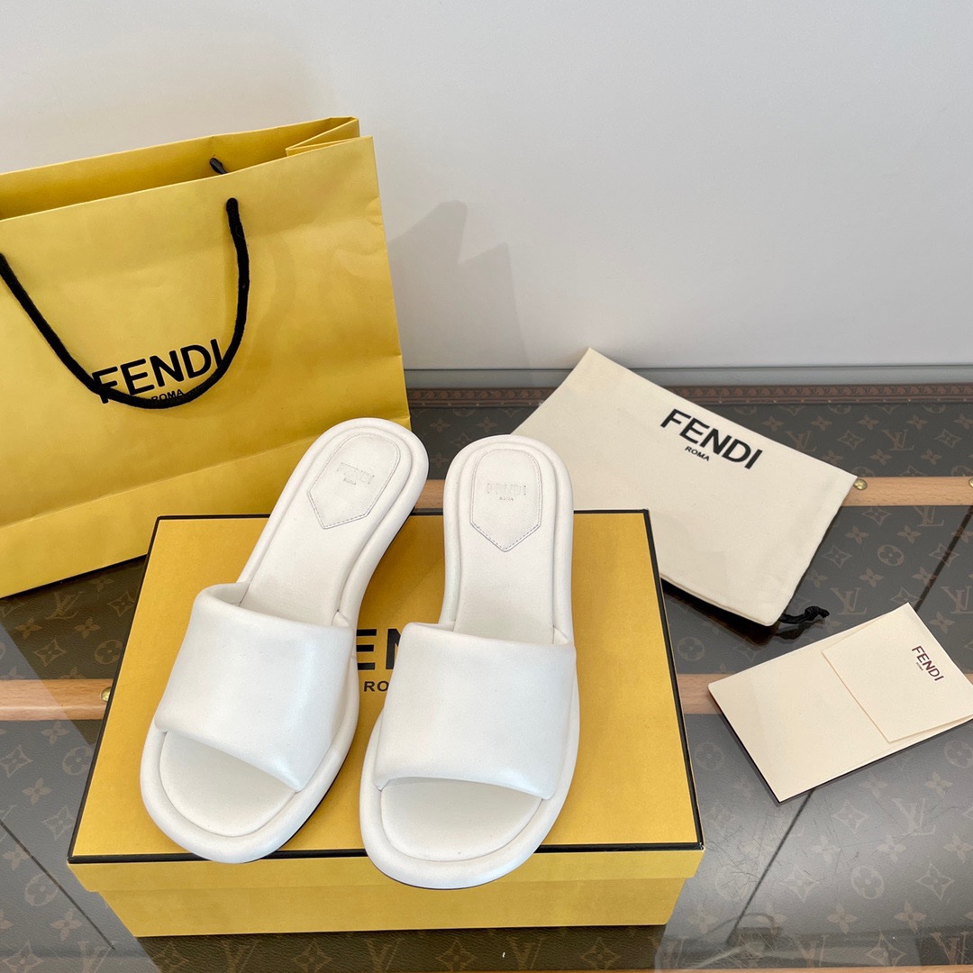 Fendi 2023 New Sandals - Image 2