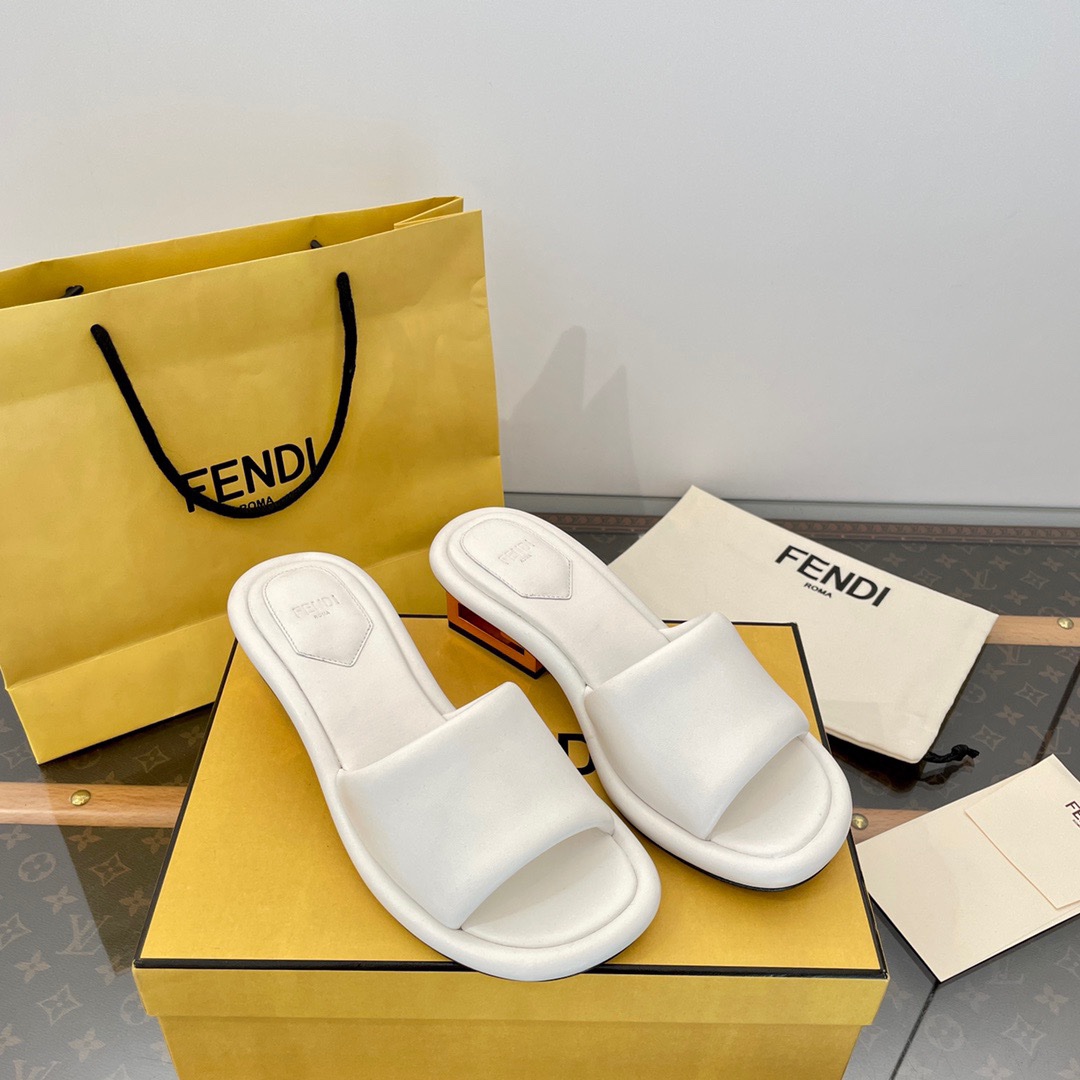 Fendi 2023 New Sandals - Image 3