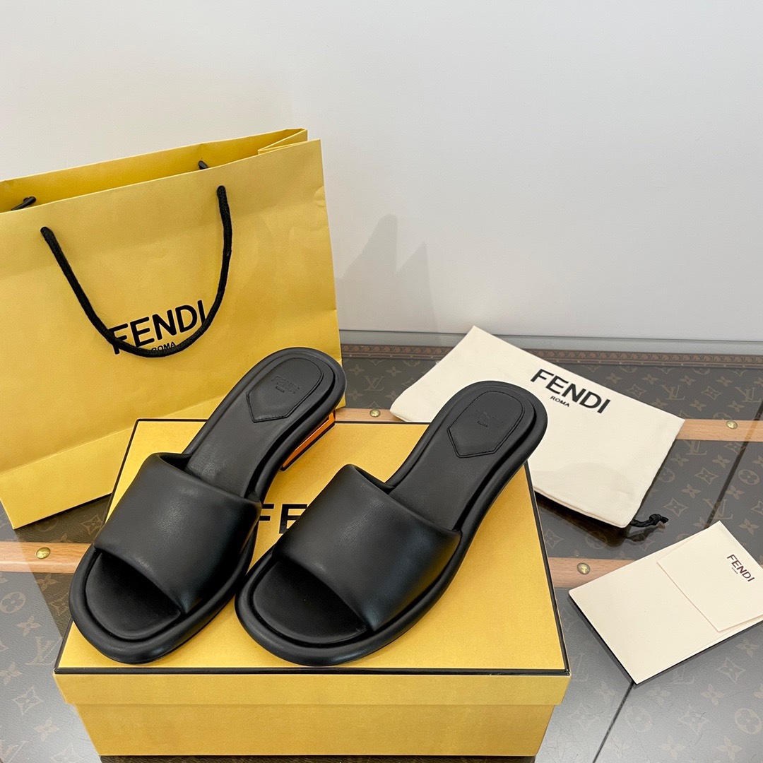 Fendi 2023 New Sandals - Image 3