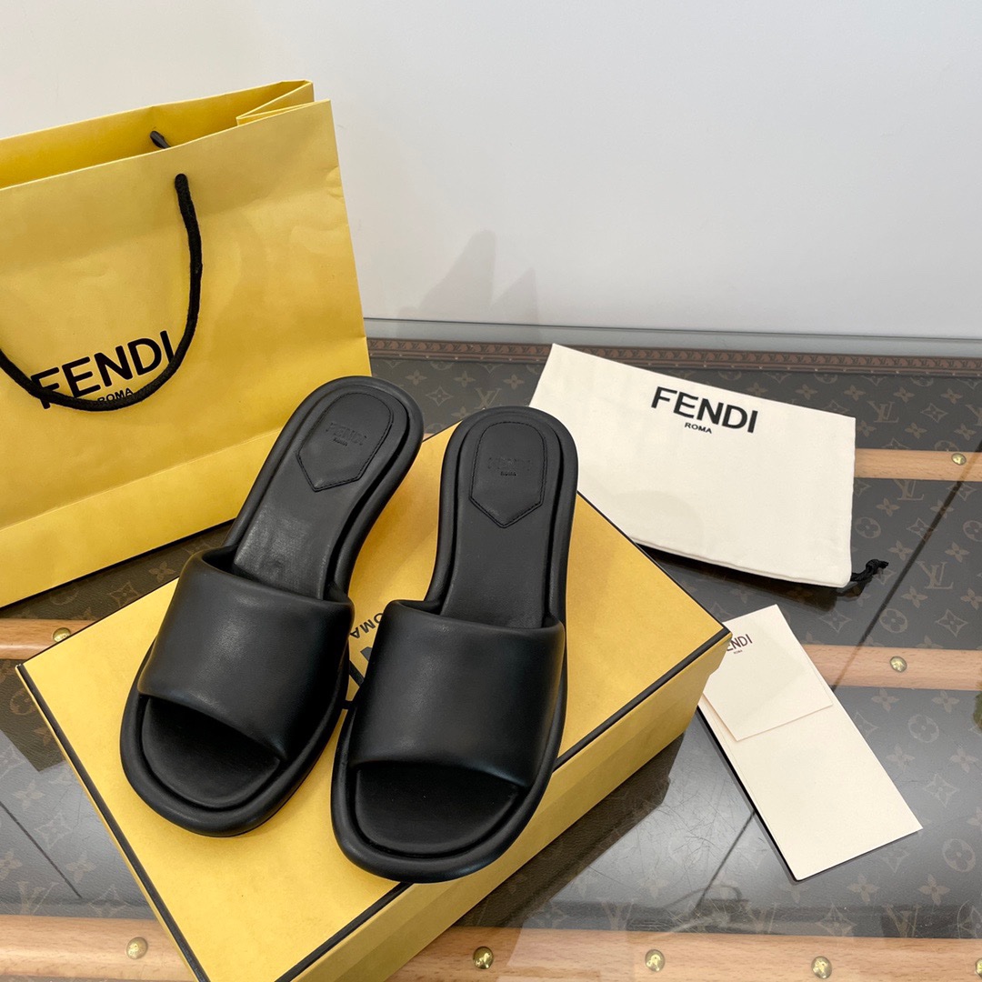 Fendi 2023 New Sandals - Image 6