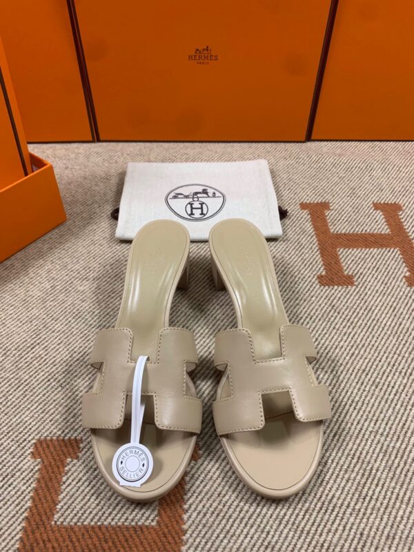 Hermes New Oasis Sandals in Swift (fully handmade)