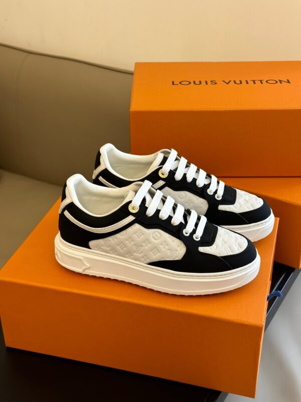 Louis Vuitton 2023 Classic thick-soled Sneakers