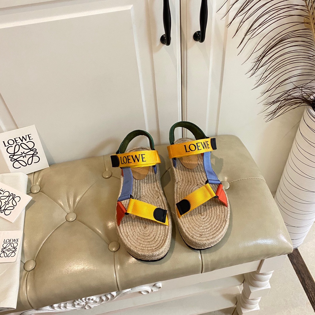 Loewe 2023 Sandals for Couples - Image 4