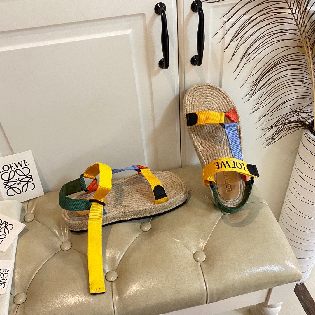 Loewe 2023 Sandals for Couples - Image 8