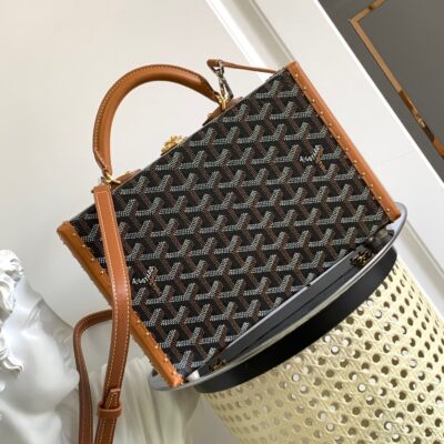 Goyard Grand Hôtel Box-bag.