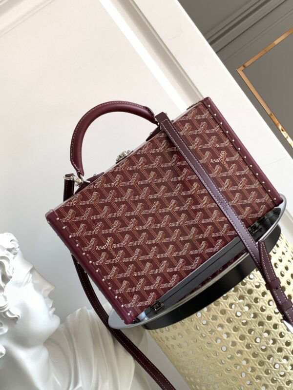 Goyard Grand Hôtel Box-bag.