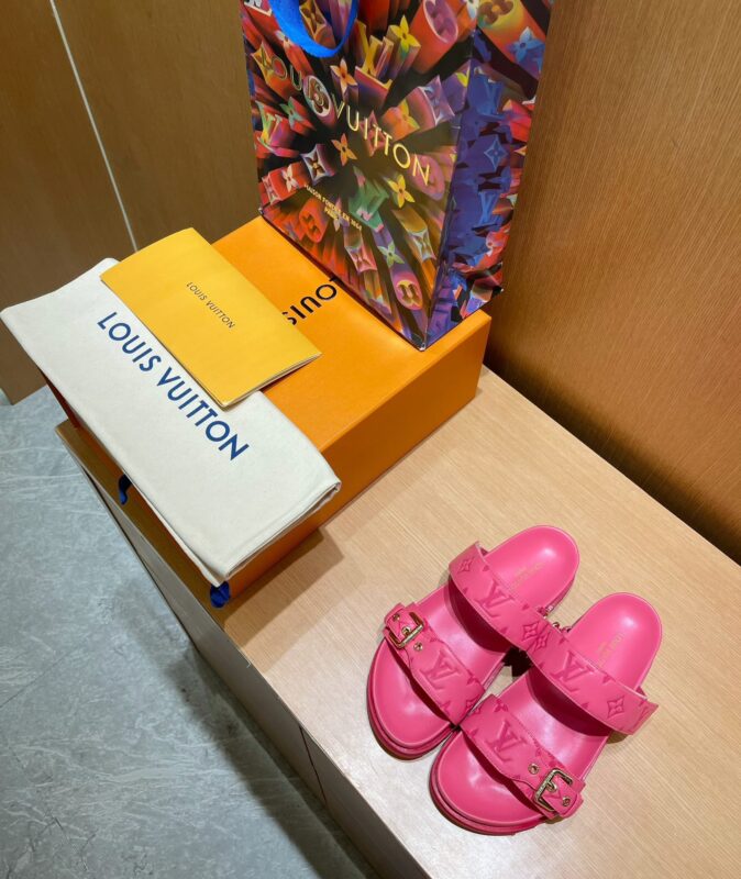 Louis Vuitton 2023 New Classic Sandals