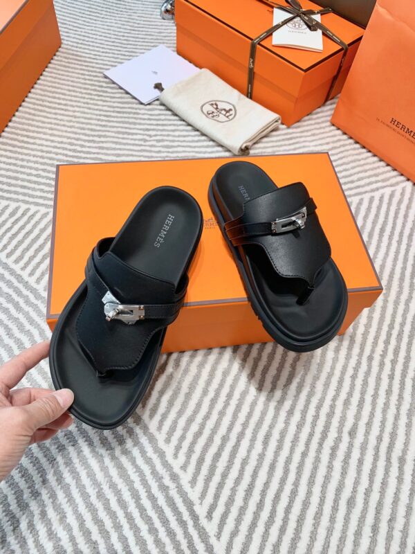Hermès New Chypre Sandals