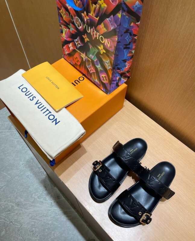 Louis Vuitton 2023 New Classic Sandals