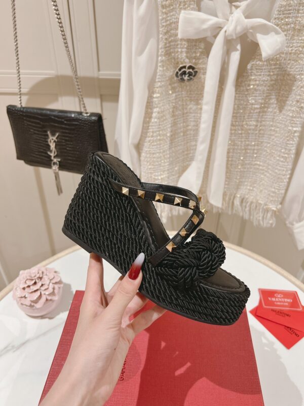 Valentino 2023 New Exclusive Sandals