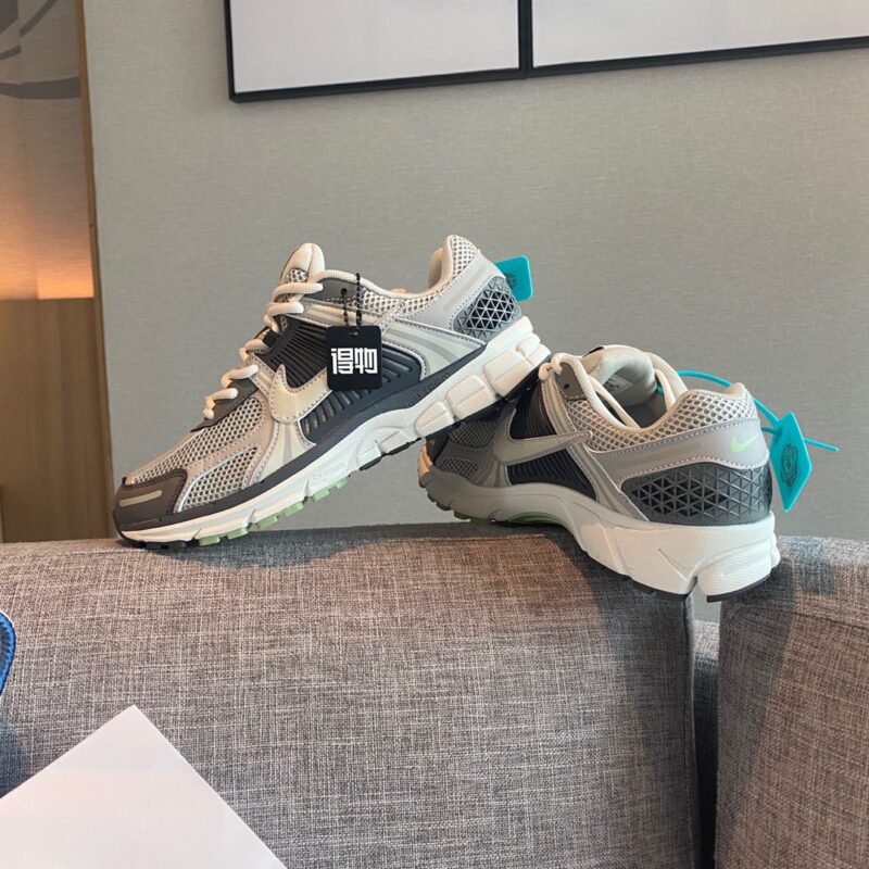 Nike Zoom Vomero 2023 New Sneakers