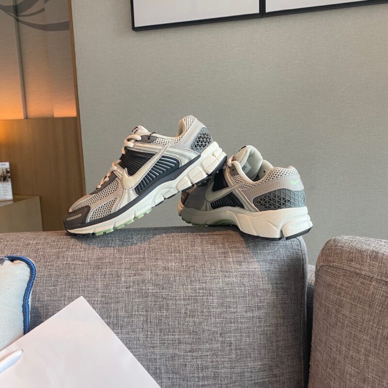 Nike Zoom Vomero 2023 New Sneakers