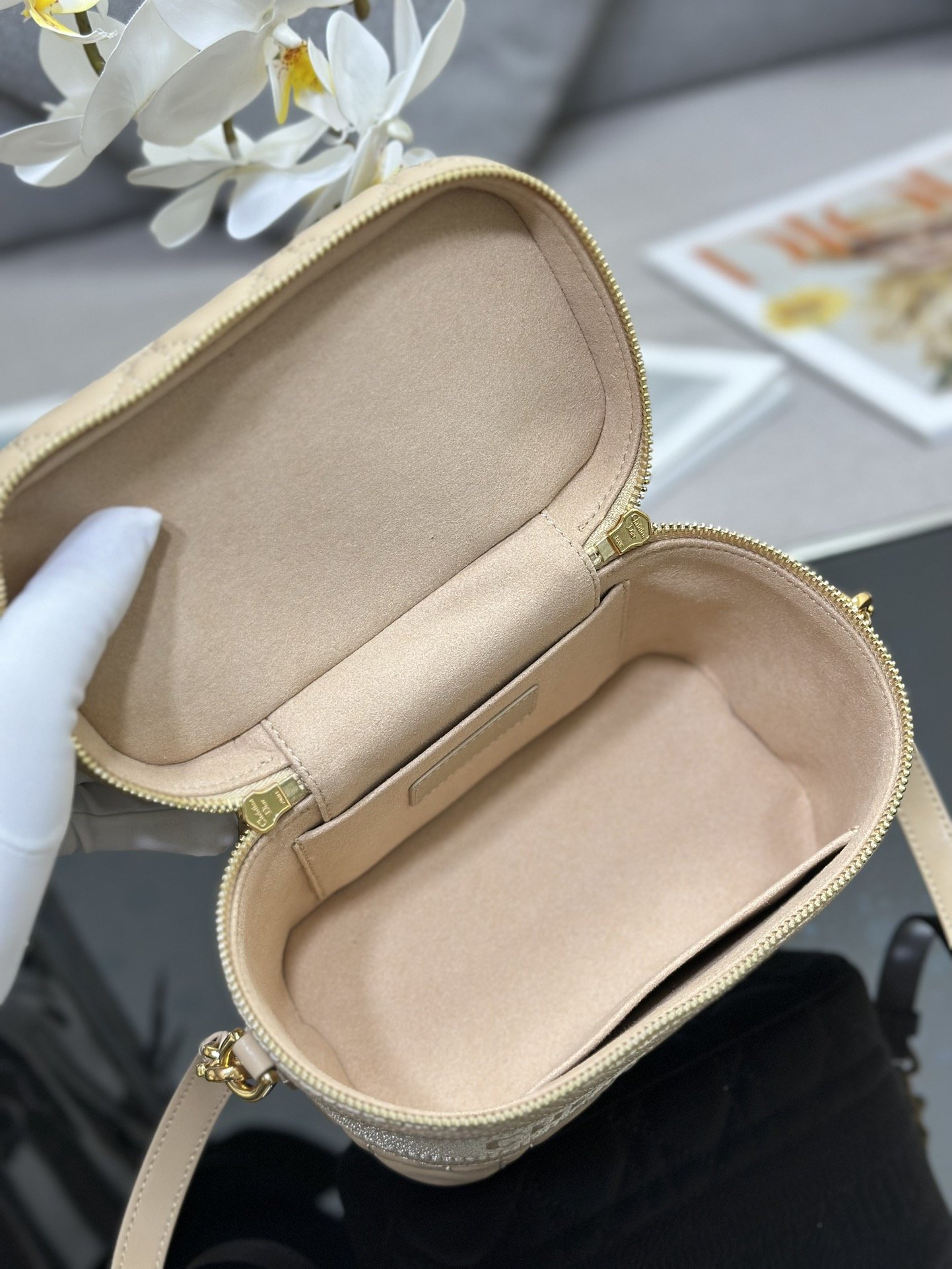 Dior Cosmetic Bag - Image 7