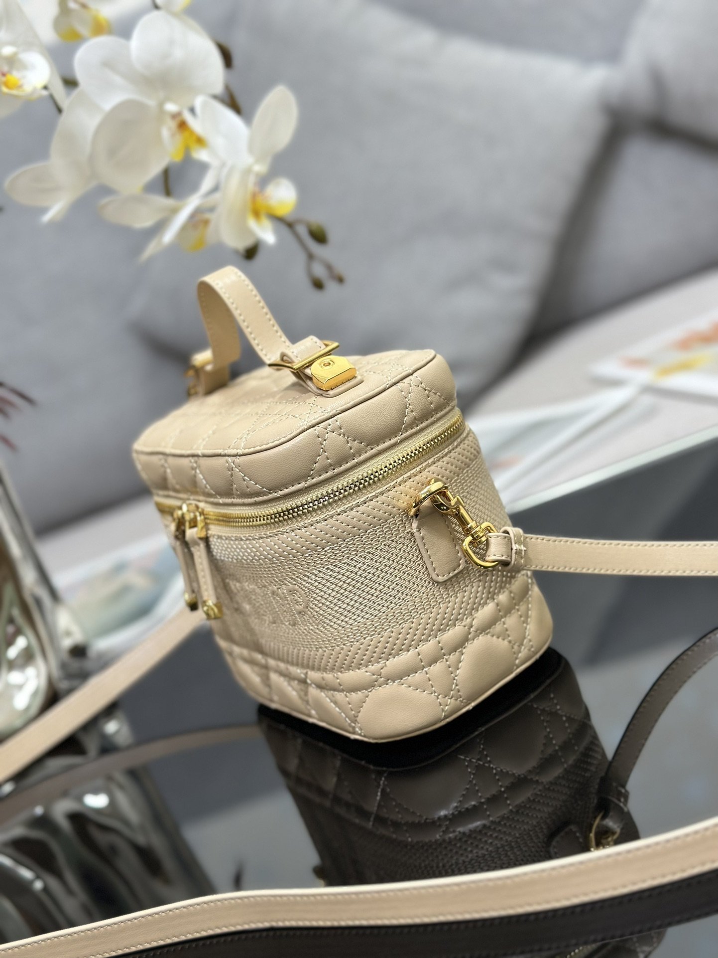 Dior Cosmetic Bag - Image 3