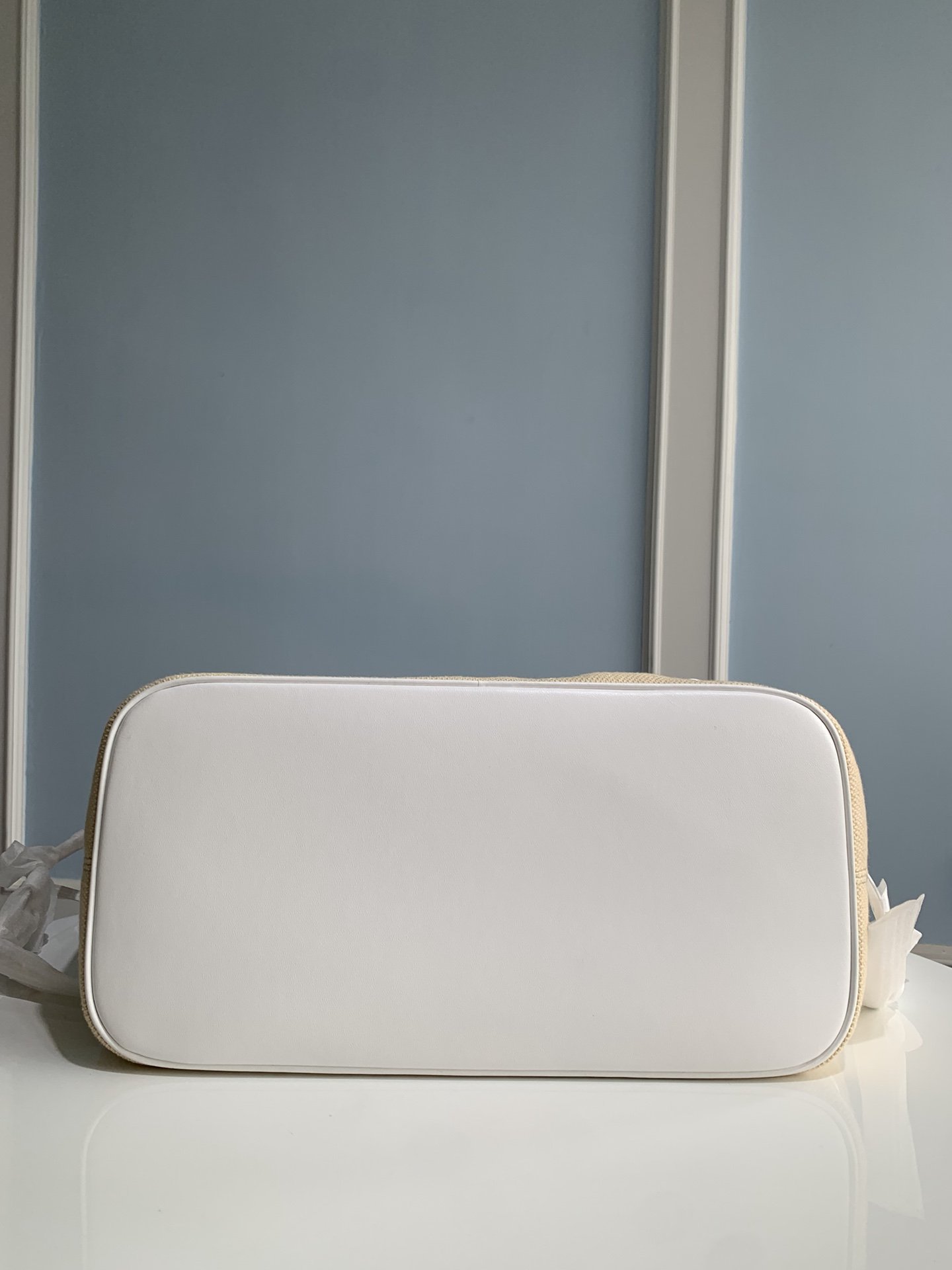 Louis Vuitton Neverful MM Handbag - Image 5