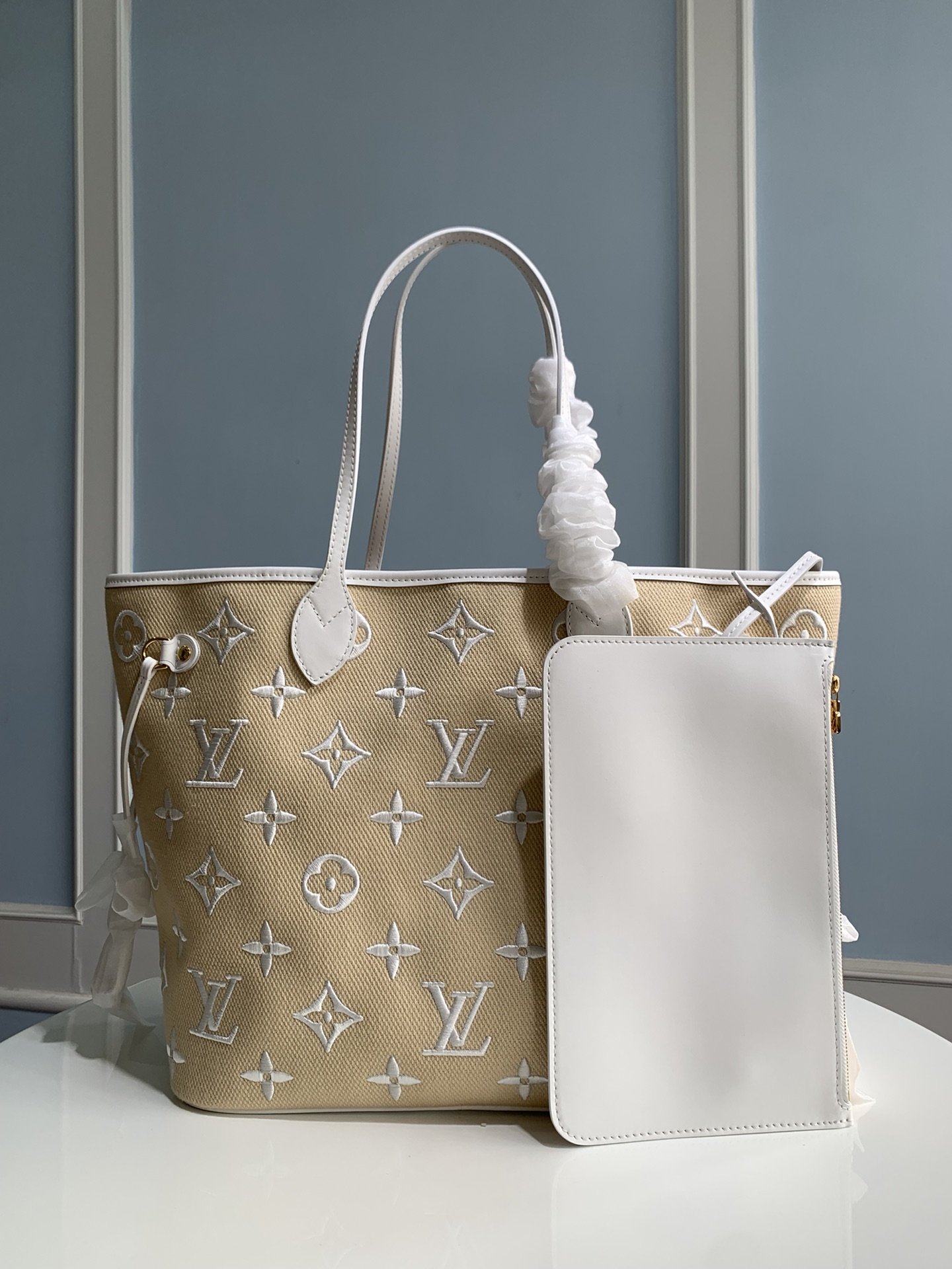 Louis Vuitton Neverful MM Handbag - Image 2