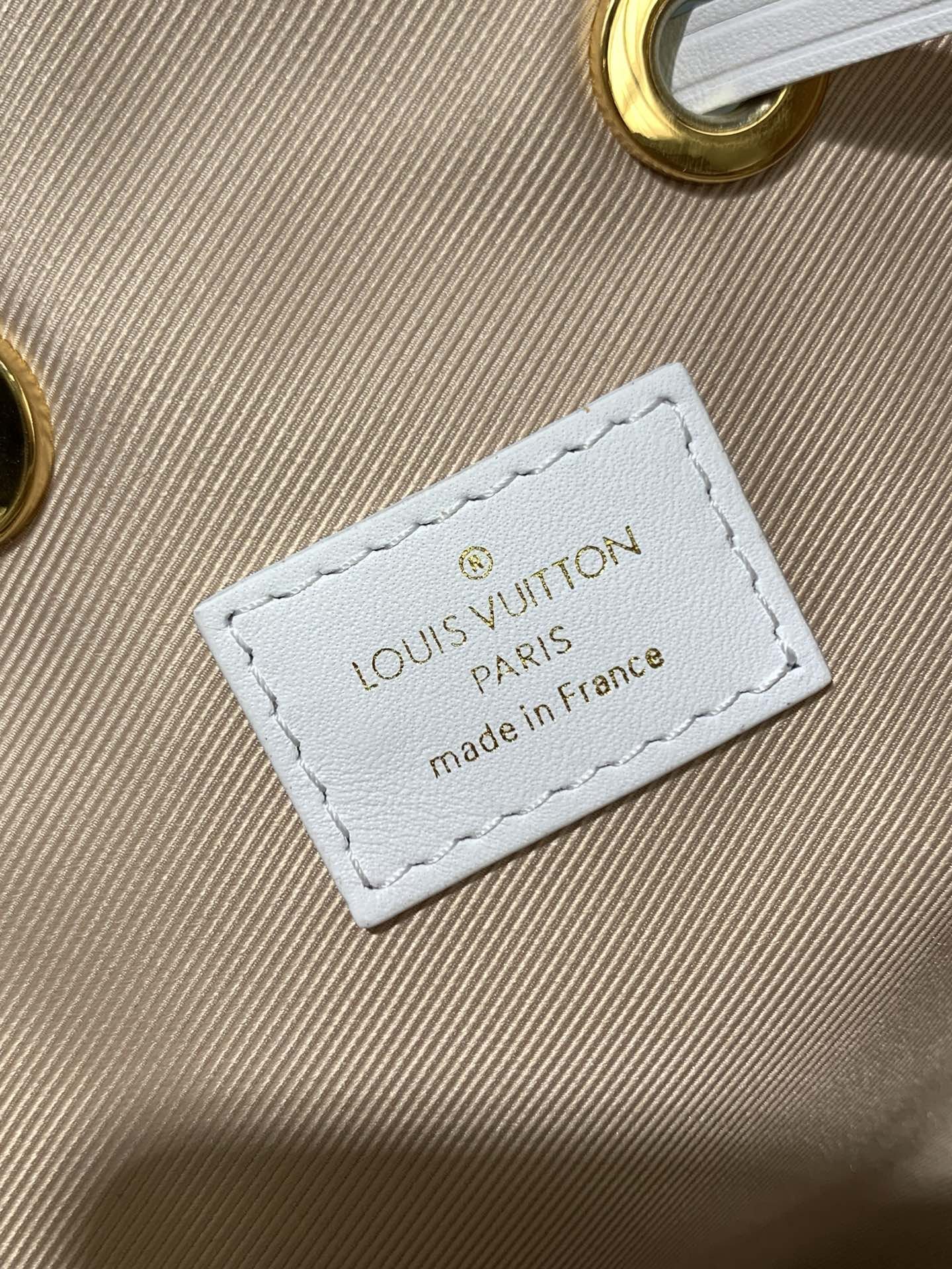 Louis Vuitton Bucket Bag - Image 7