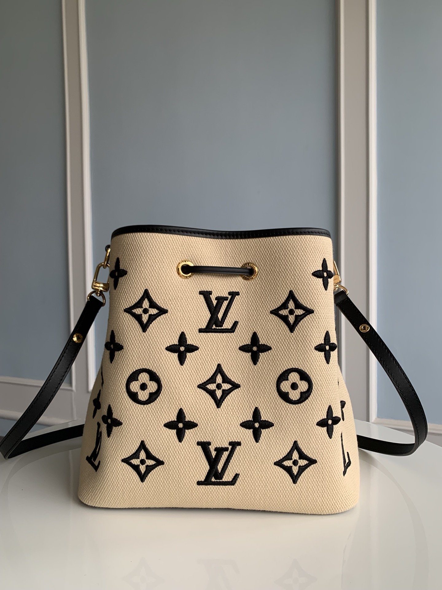 Louis Vuitton Neo Noe Bucket Bag - Image 2