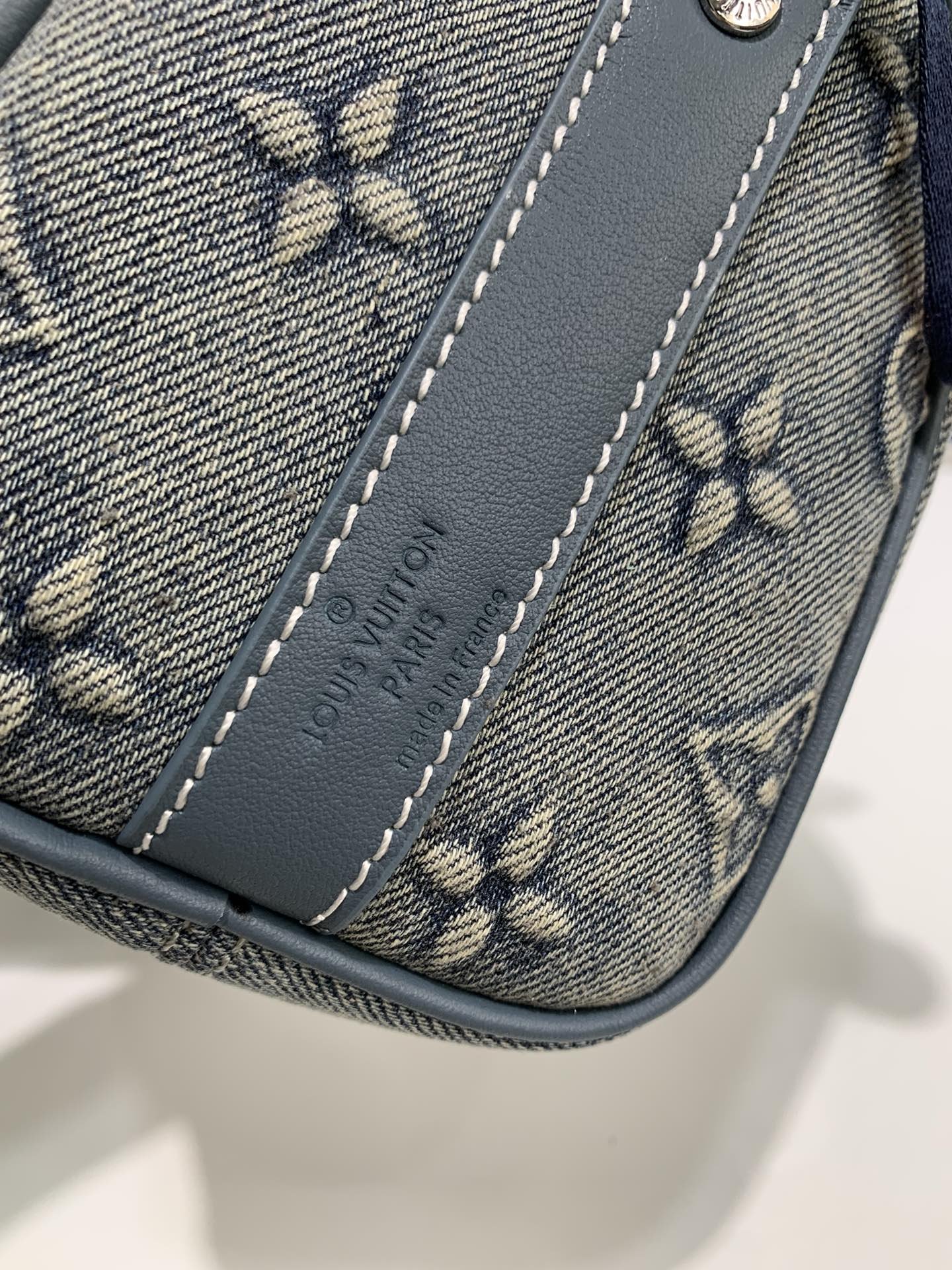 Louis Vuitton Keepall Bandoulière - Image 9