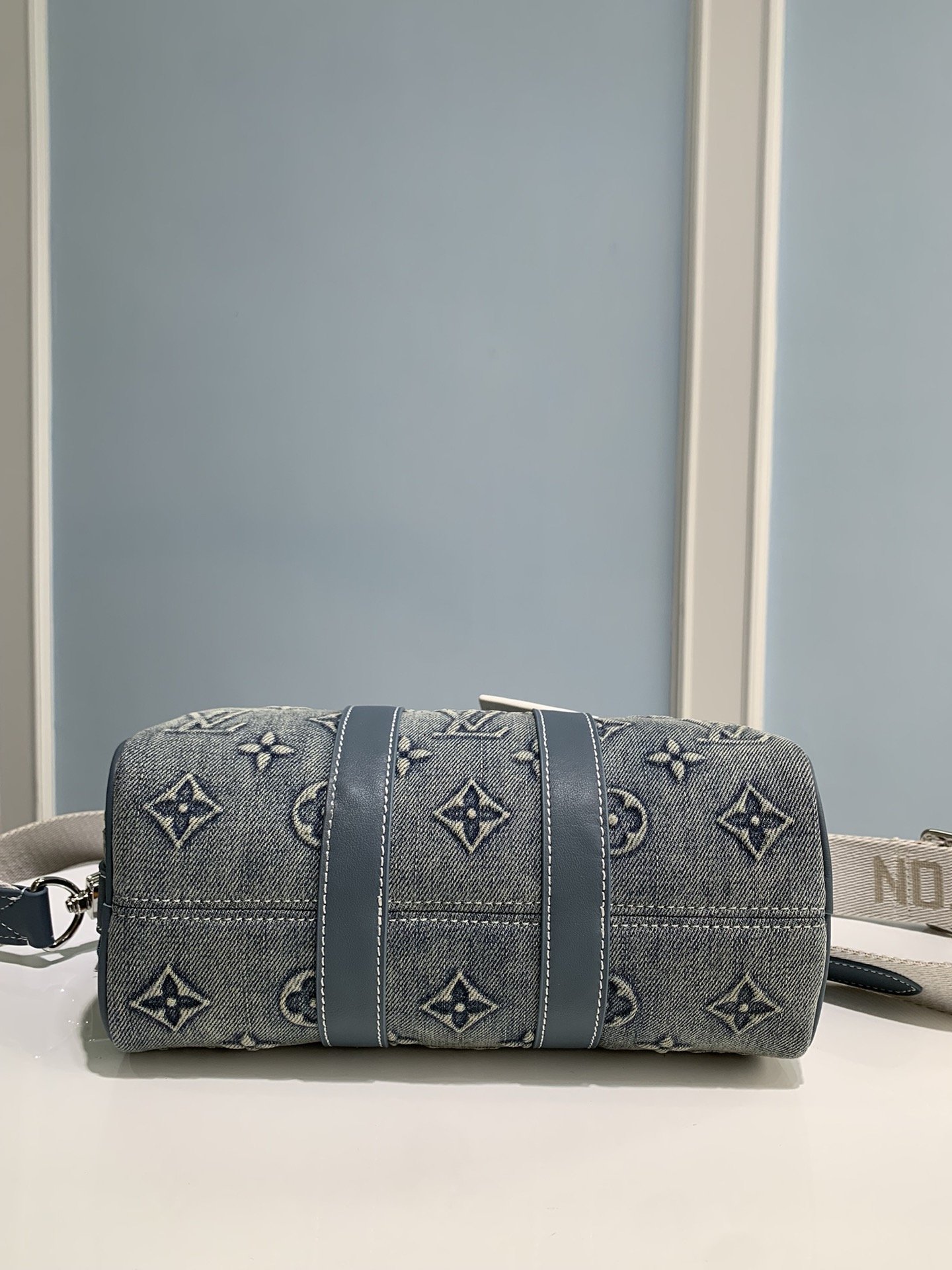 Louis Vuitton Keepall Bandoulière - Image 5