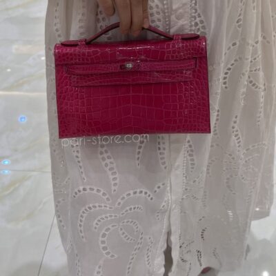 Kelly Pochette in Rose Scheherazade Shiny Crocodile