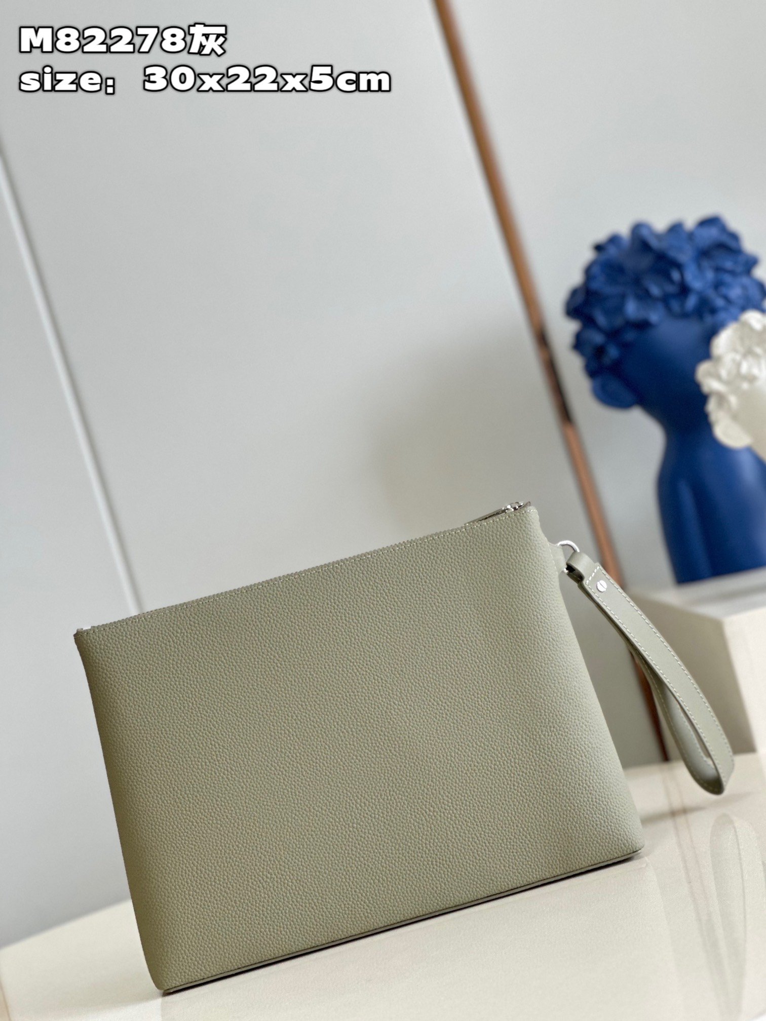 Louis Vuitton Aerogram Takeoff Clutch Bag