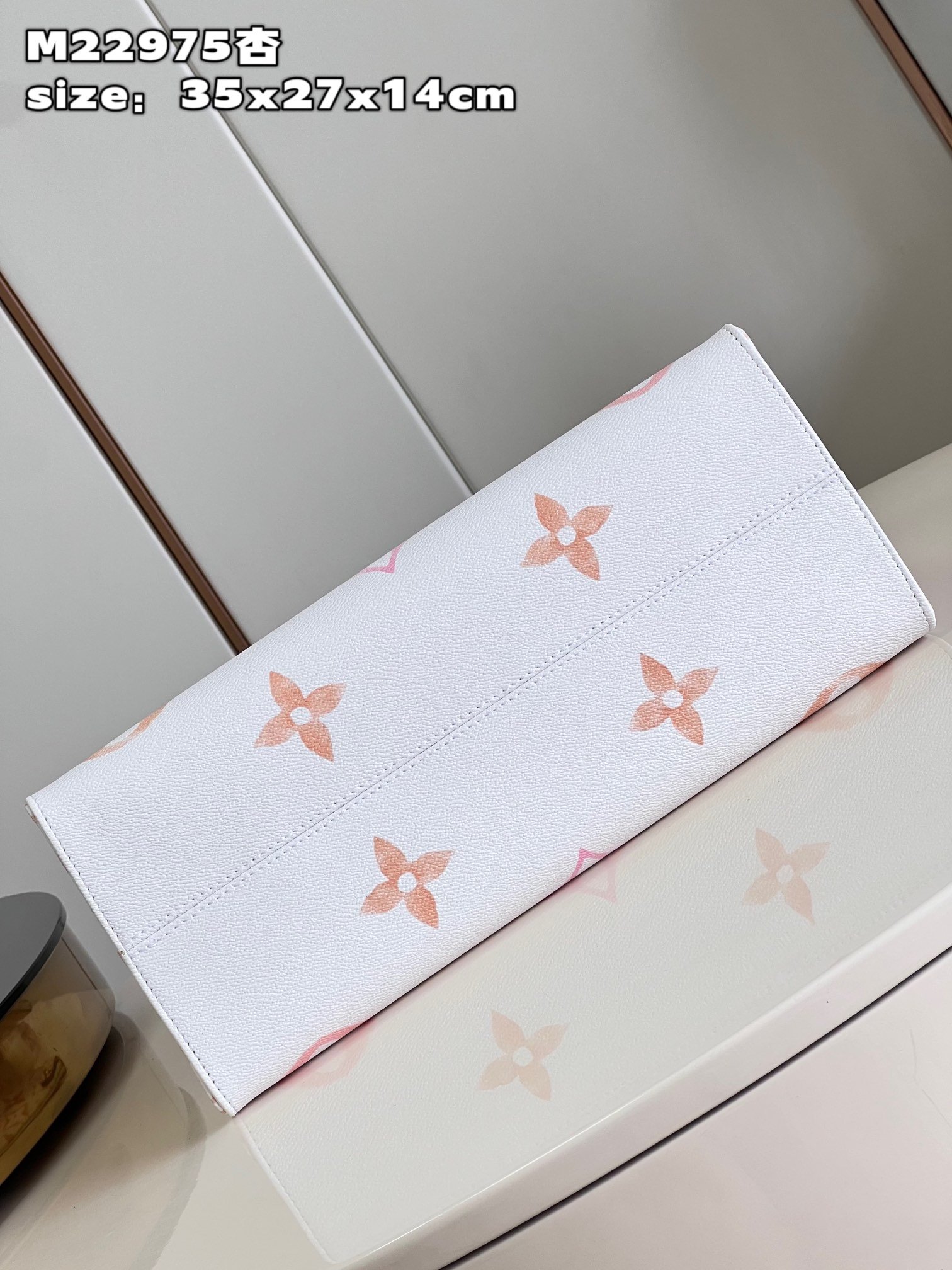 Louis Vuitton OnTheGo Medium Handbag - Image 5