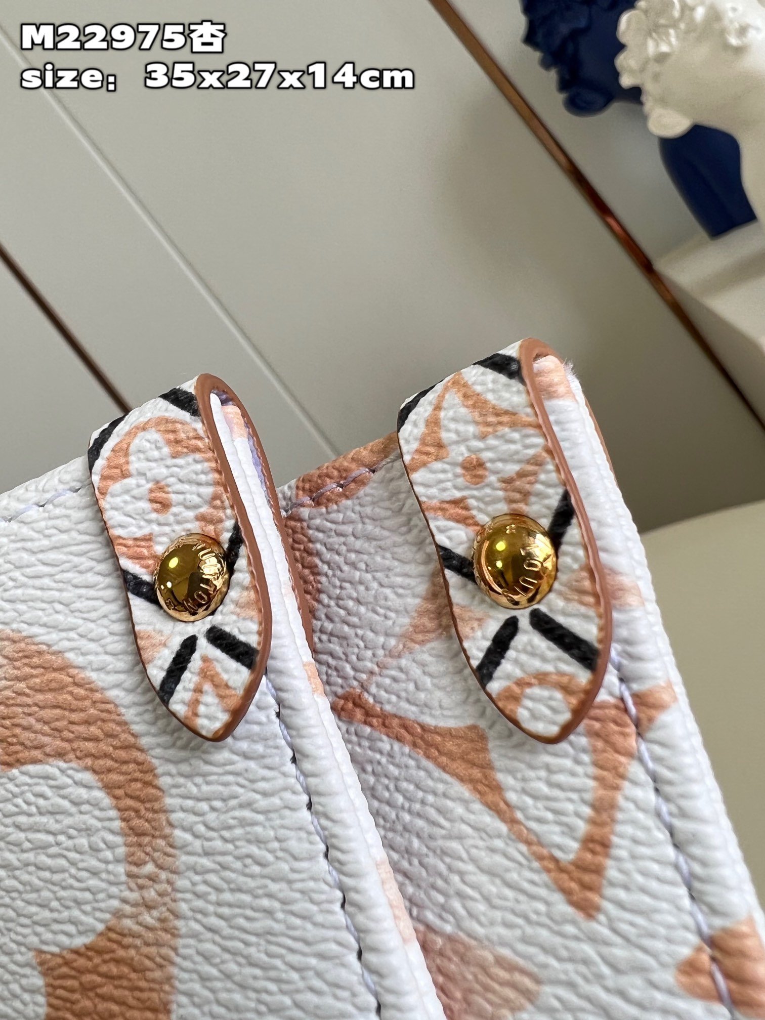 Louis Vuitton OnTheGo Medium Handbag - Image 7