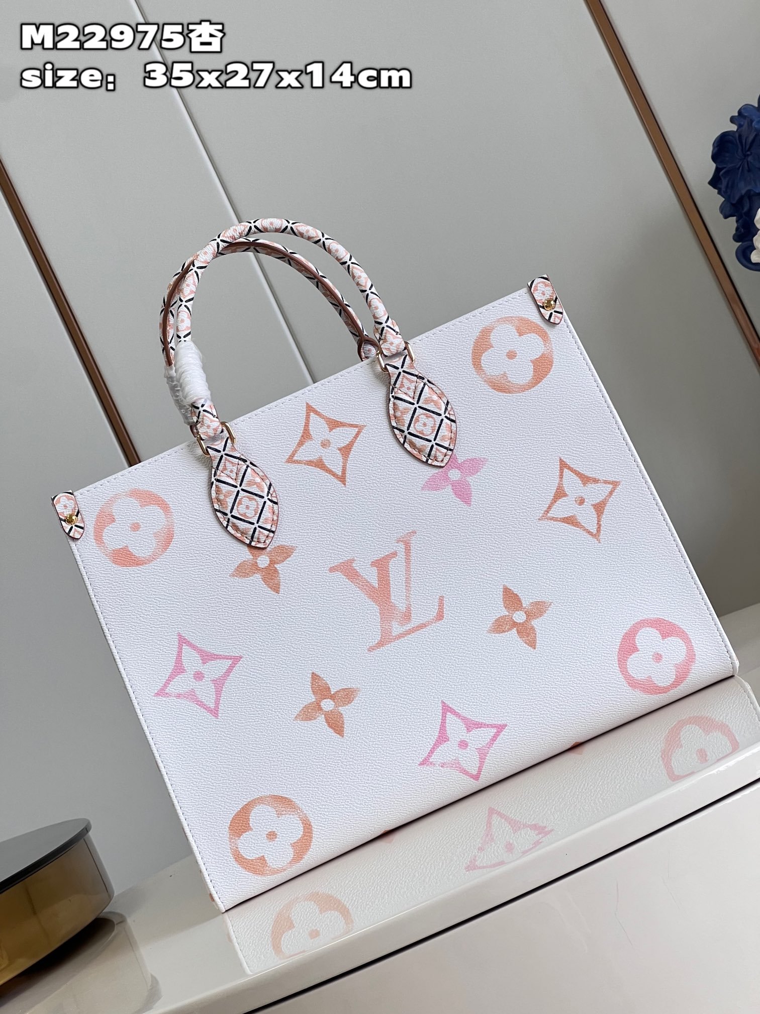 Louis Vuitton OnTheGo Medium Handbag - Image 3