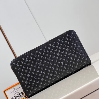 Louis Vuitton Zippy Zipper Wallet