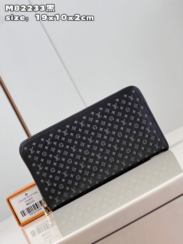 Louis Vuitton Zippy Zipper Wallet