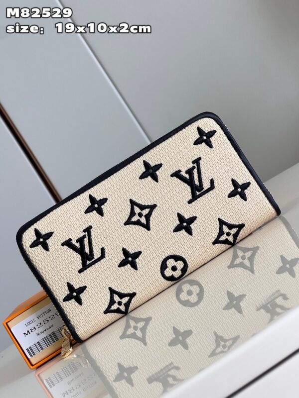 Louis Vuitton Zippy Zipper Wallet