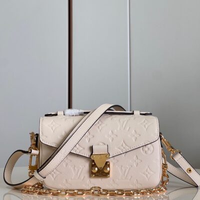 Louis Vuitton Pochette Métis East West Handbag