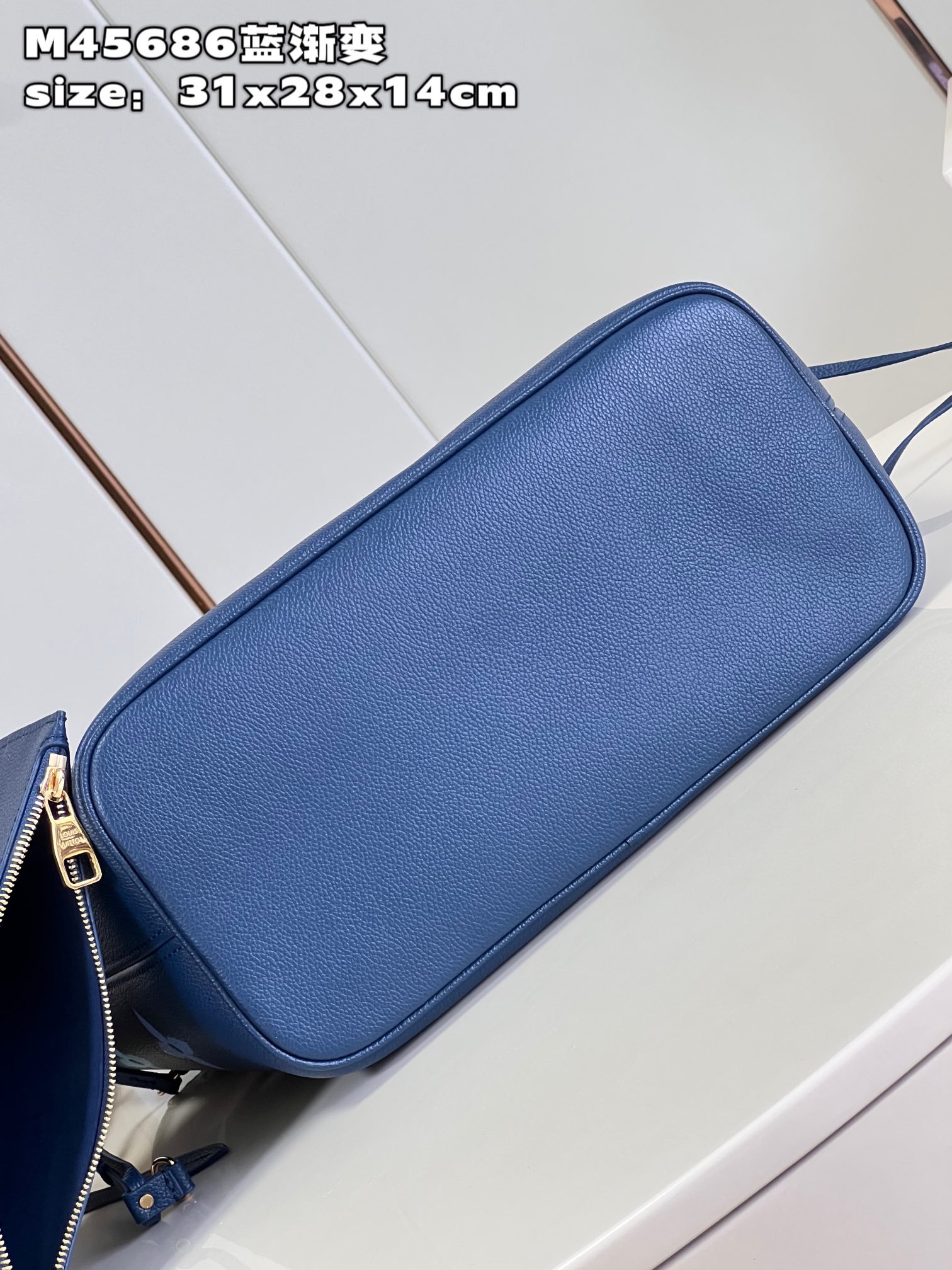 Louis Vuitton Neverfull Medium-sized Handbag - Image 5