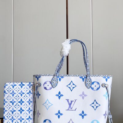 Louis Vuitton Neverfull Medium-sized Handbag