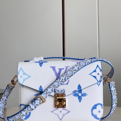 Louis Vuitton Pochette Metis Handbag