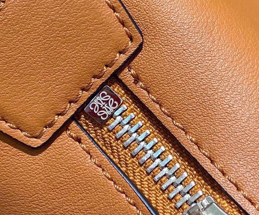 Loewe Large Cubi Bag - Image 6