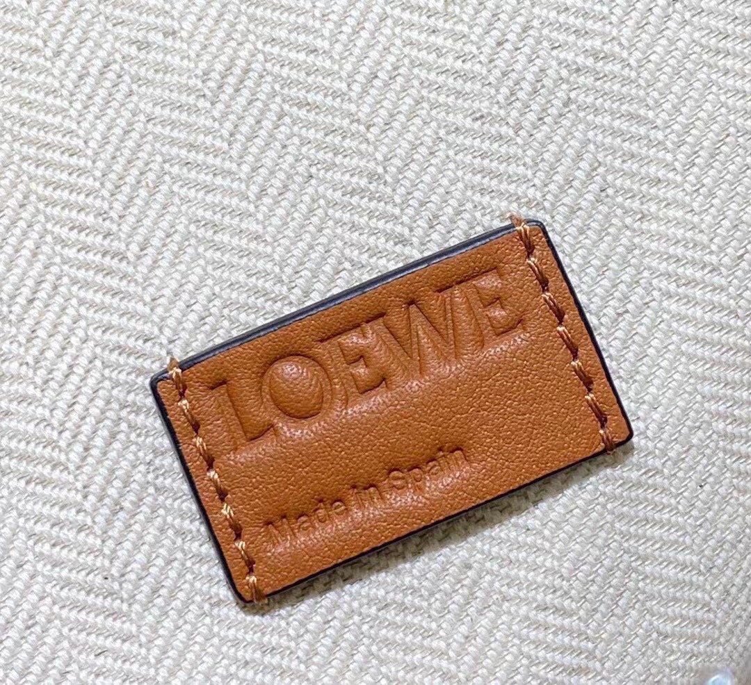 Loewe Large Cubi Bag - Image 8