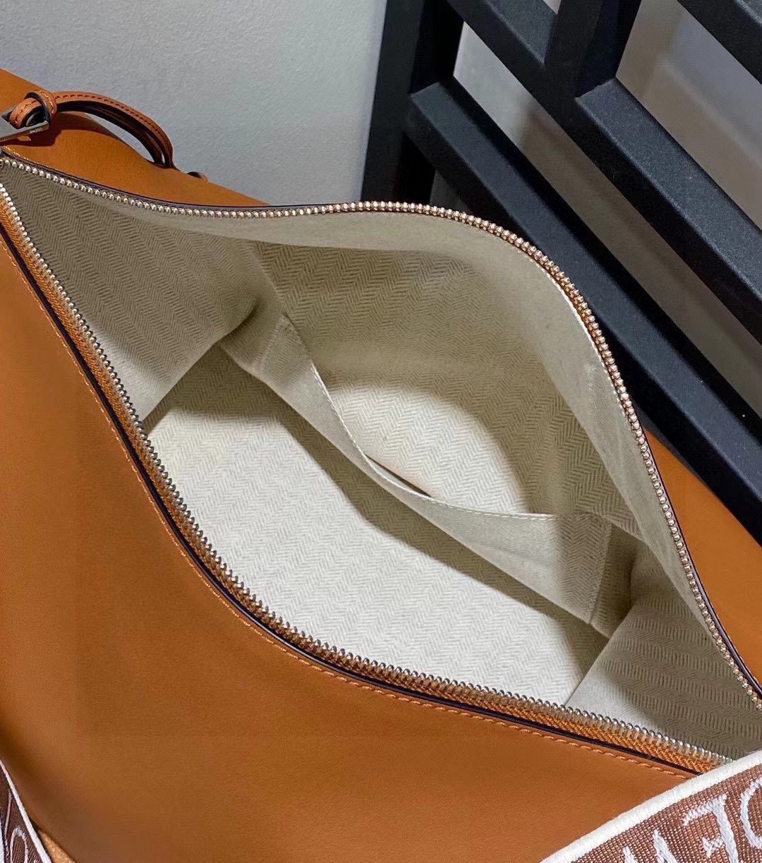 Loewe Large Cubi Bag - Image 9